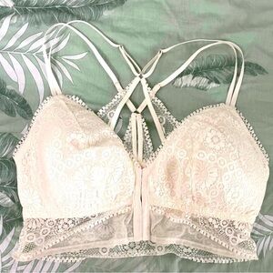 ✨✨ Aerie Lace Brelette size XXL✨✨